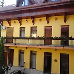 Bed & Breakfast Curtea Brasoveana 4*