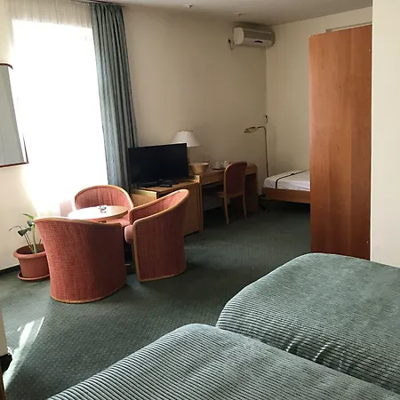 Curtea Brasoveana 4*