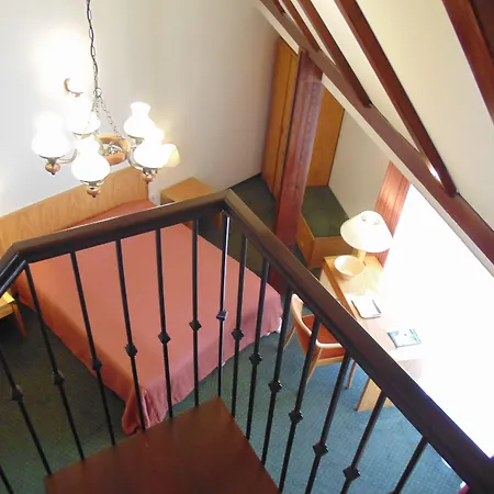 Curtea Brasoveana בראשוב