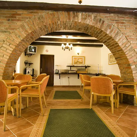 Curtea Brasoveana בראשוב