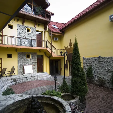 Curtea Brasoveana לינה וארוחת בוקר