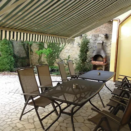 Curtea Brasoveana 4*