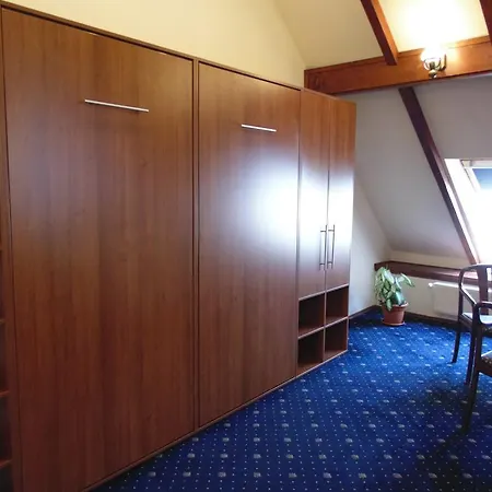 Curtea Brasoveana 4*