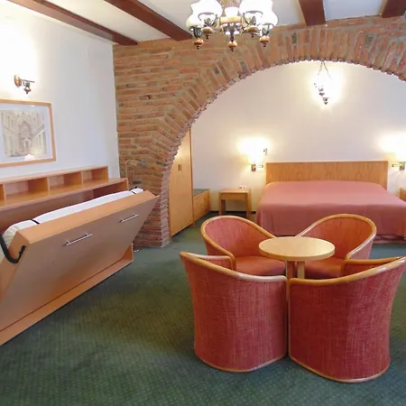 Curtea Brasoveana 4*