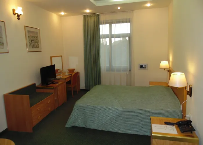 Bed & Breakfast Curtea Brasoveana 4*