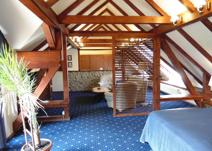 Curtea Brasoveana Bed & Breakfast Brasov