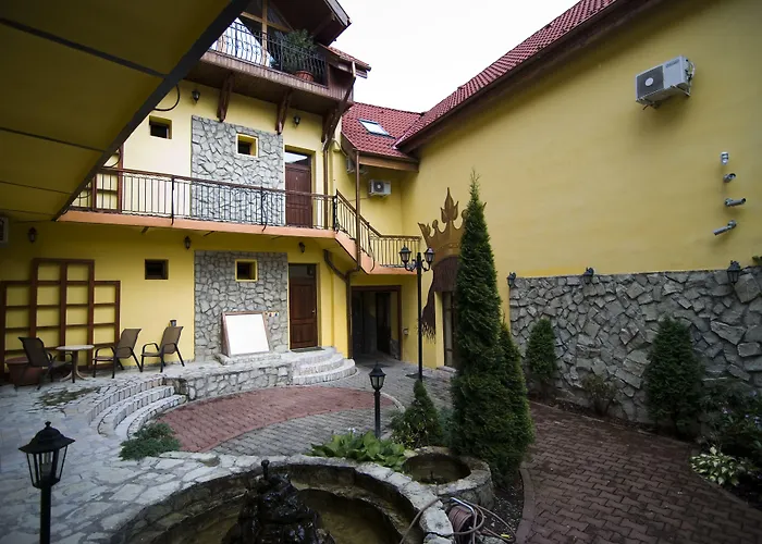 Curtea Brasoveana Bed & Breakfast
