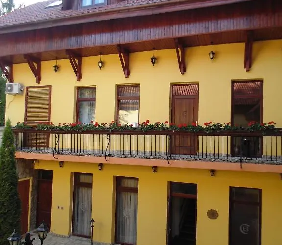 Bed & Breakfast Curtea Brasoveana 4*